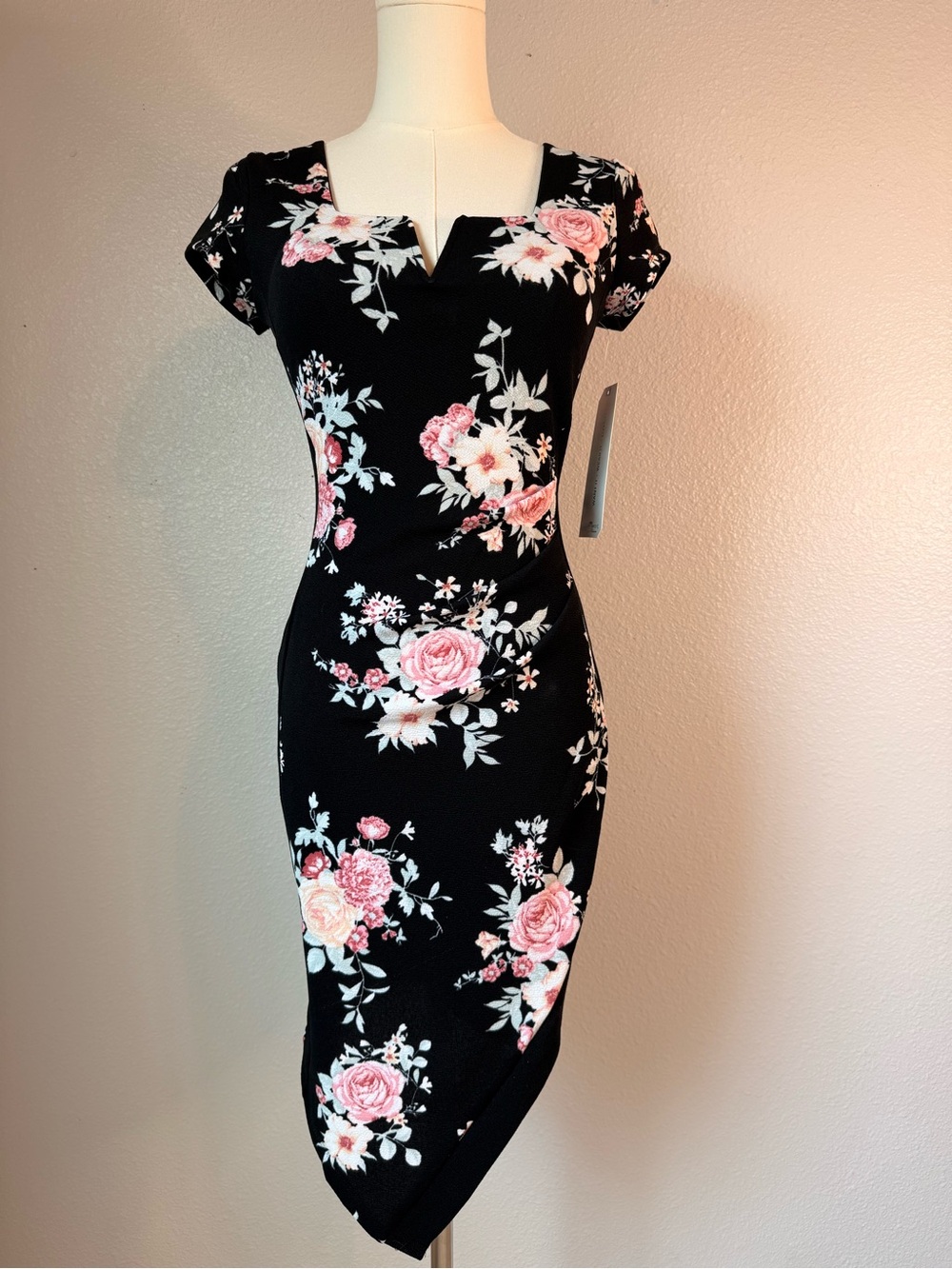 Almost Famous Black Floral Asymmetrical Sheath Dress Keyhole Back NWT Small